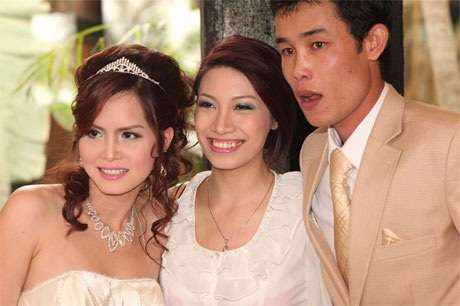 Hiệp “Gà” bối rối trong ngày cưới vợ mới - 18 Hiệp “Gà” bối rối trong ngày cưới vợ mới - 18