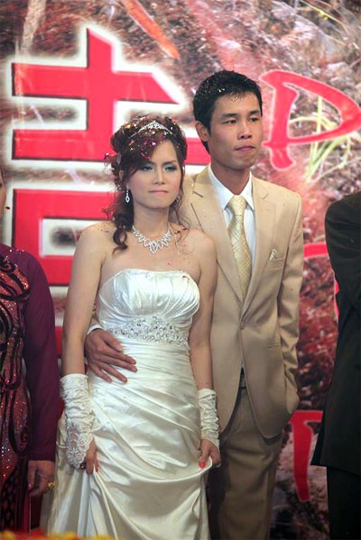 Hiệp “Gà” bối rối trong ngày cưới vợ mới - 9 Hiệp “Gà” bối rối trong ngày cưới vợ mới - 9