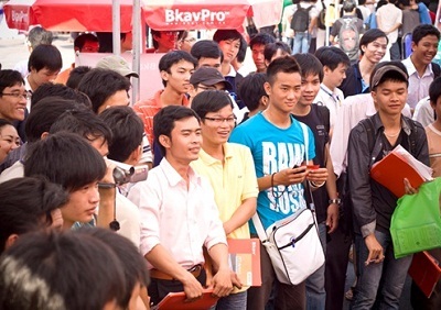 Nghệ sĩ cùng sinh viên IT khuấy động triển lãm BKIT Week 2010 - 2 Nghệ sĩ cùng sinh viên IT khuấy động triển lãm BKIT Week 2010 - 2