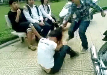 Đối thoại “Khi nét đẹp học đường bị đánh mất” - 1 Đối thoại “Khi nét đẹp học đường bị đánh mất” - 1