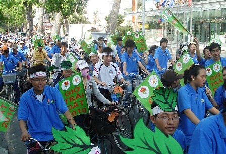 “Ngựa sắt” tràn phố hưởng ứng “Giờ trái đất” - 6 “Ngựa sắt” tràn phố hưởng ứng “Giờ trái đất” - 6