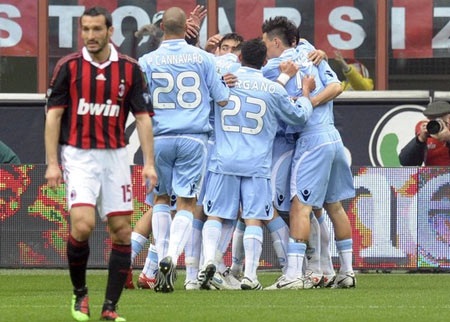 AC Milan “cướp hụt” ngôi đầu của ĐKVĐ Inter - 2 AC Milan “cướp hụt” ngôi đầu của ĐKVĐ Inter - 2