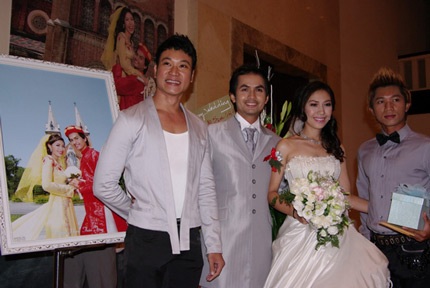 “Sao” dự tiệc cưới Đức Tiến và hoa hậu Bình Phương - 5