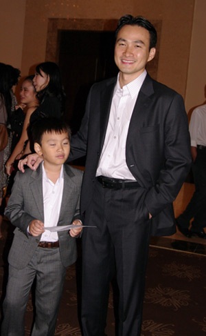 “Sao” dự tiệc cưới Đức Tiến và hoa hậu Bình Phương - 8