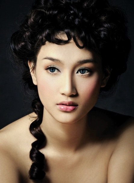 Triệu Trang - Người đẹp tri thức - 1