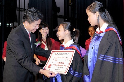 Hội thi Hùng biện tiếng Anh: Giải cao thuộc về Anh Văn Hội Việt Mỹ - 1