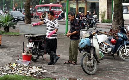 Cảnh đánh bắt cá chưa từng có ở hồ Trúc Bạch - 18 Cảnh đánh bắt cá chưa từng có ở hồ Trúc Bạch - 18
