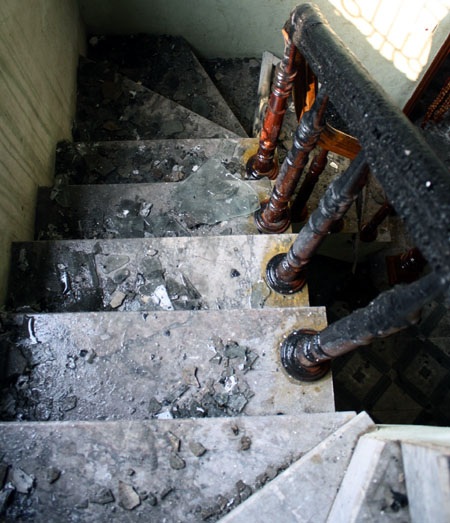 Hà Nội: Lửa ngùn ngụt thiêu rụi xưởng tái chế nhựa - 12