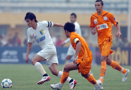 Công Vinh bị phạt thêm 50 triệu đồng - 1 Công Vinh bị phạt thêm 50 triệu đồng - 1