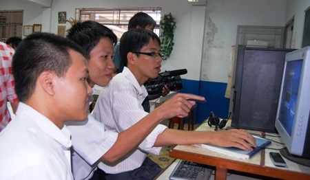 Thầy giáo trẻ hát nhạc rap: Bỗng dưng... nổi tiếng  - 3