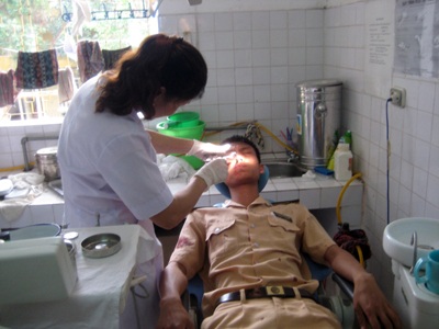 Đối tượng vi phạm tấn công, cướp xe và hồ sơ của CSGT - 1 Đối tượng vi phạm tấn công, cướp xe và hồ sơ của CSGT - 1
