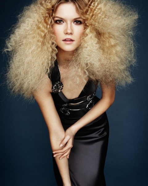 Kasia Struss quyến rũ với thời trang Atelier Versace  - 7
