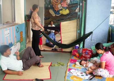 Bệnh viện nhi “căng mình” đón trẻ - 2 Bệnh viện nhi “căng mình” đón trẻ - 2