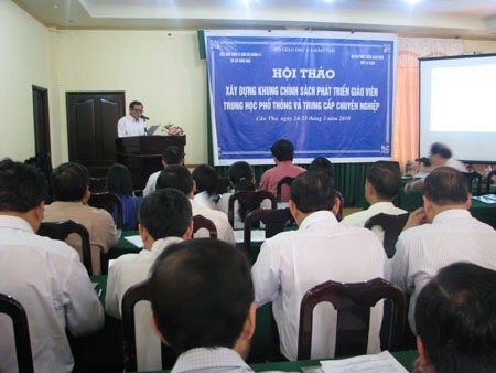 Nên cấp giấy phép hành nghề cho giáo viên THPT và TCCN - 1 Nên cấp giấy phép hành nghề cho giáo viên THPT và TCCN - 1