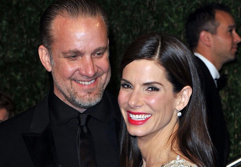 Chồng Sandra Bullock liên tục bị tố “ăn chả” - 3 Chồng Sandra Bullock liên tục bị tố “ăn chả” - 3