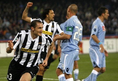 Dù dẫn trước, Lão bà Juve vẫn bị Napoli “nhấn chìm” - 1 Dù dẫn trước, Lão bà Juve vẫn bị Napoli “nhấn chìm” - 1