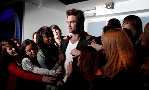 Ngắm tượng sáp “ma cà rồng” Robert Pattinson - 5 Ngắm tượng sáp “ma cà rồng” Robert Pattinson - 5