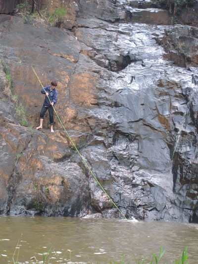 Chơi thác Tử Thần, 2 sinh viên tử nạn  - 1 Chơi thác Tử Thần, 2 sinh viên tử nạn  - 1