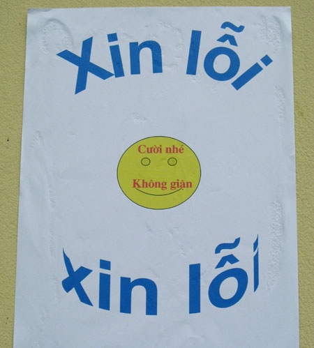 Lời xin lỗi tràn ngập ký túc xá Học viện Báo chí - 1 Lời xin lỗi tràn ngập ký túc xá Học viện Báo chí - 1