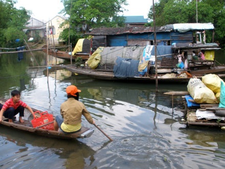 “Xóm chài nilon” - 3