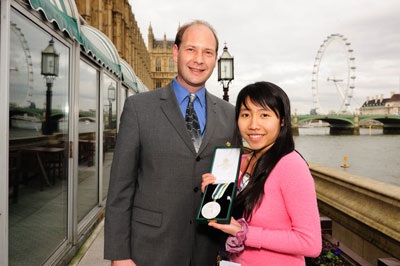 Những giải thưởng lớn của cô gái Việt bé nhỏ - 1