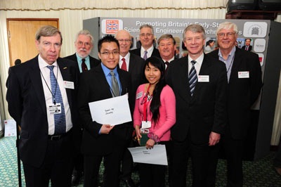 Những giải thưởng lớn của cô gái Việt bé nhỏ - 2