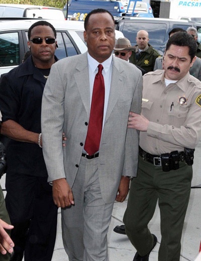 Bác sĩ tư của Michael Jackson bị đình chỉ giấy phép hành nghề - 2