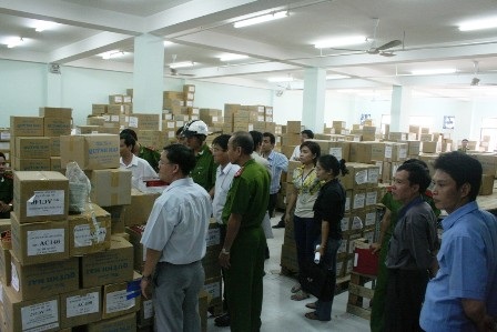 Sách vỉa hè “vớ bở” nhờ in lậu - 2 Sách vỉa hè “vớ bở” nhờ in lậu - 2