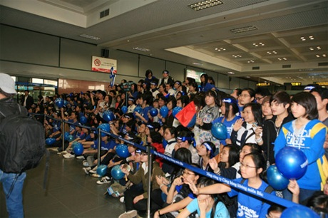 Fan Việt “phát cuồng” vì Super Junior tại Hà Nội - 2 Fan Việt “phát cuồng” vì Super Junior tại Hà Nội - 2