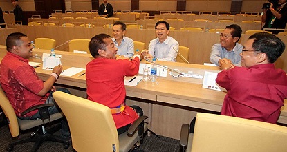 Thái Lan: Đàm phán giữ Thủ tướng và "áo đỏ" thất bại - 1 Thái Lan: Đàm phán giữ Thủ tướng và "áo đỏ" thất bại - 1