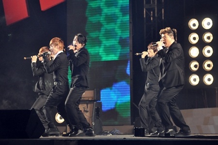 MTV Exit “đốt cháy” Sân vận động Mỹ Đình - 1