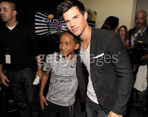 Nhộn nhịp “sao” tại lễ trao giải Kids’ Choice Awards - 21