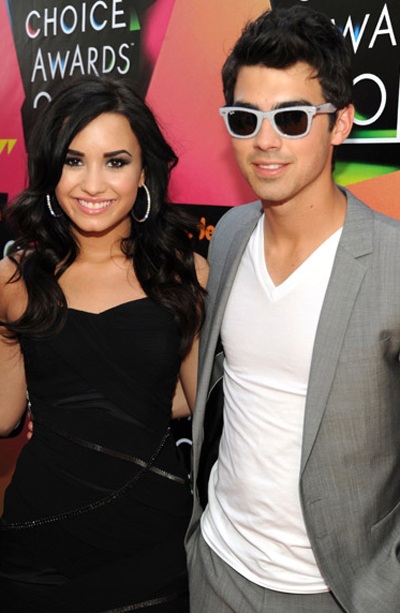 Nhộn nhịp “sao” tại lễ trao giải Kids’ Choice Awards - 8