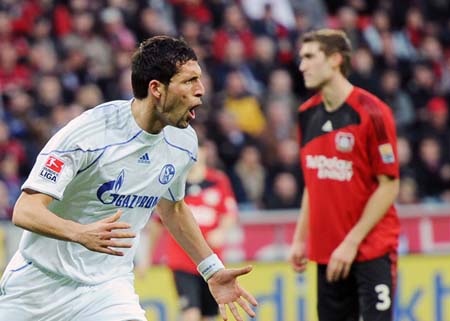 Bại trận đau đớn, Bayern “dâng” ngôi đầu cho Schalke - 4 Bại trận đau đớn, Bayern “dâng” ngôi đầu cho Schalke - 4