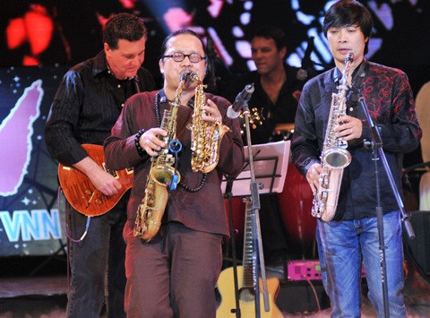 Bài hát Việt mở màn chương trình đầu tiên - 3 Bài hát Việt mở màn chương trình đầu tiên - 3