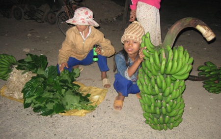 Tần tảo cuộc mưu sinh nuôi chữ của học sinh vùng cao - 4 Tần tảo cuộc mưu sinh nuôi chữ của học sinh vùng cao - 4