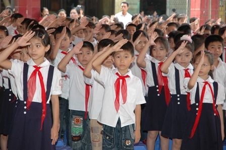 Trẻ mẫu giáo sẽ được học hát Quốc ca - 1