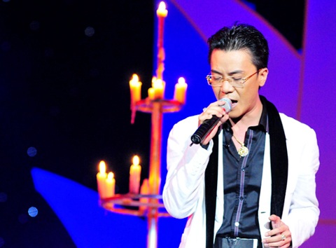 Vợ chồng Trương Lê Sơn đưa xe Trịnh lên sân khấu - 12 Vợ chồng Trương Lê Sơn đưa xe Trịnh lên sân khấu - 12