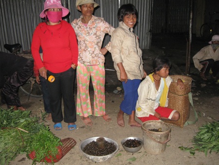 Tần tảo cuộc mưu sinh nuôi chữ của học sinh vùng cao - 2 Tần tảo cuộc mưu sinh nuôi chữ của học sinh vùng cao - 2