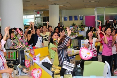 Đội quân “nhà tạo mẫu tóc chuyên nghiệp” gây náo loạn thành phố - 5 Đội quân “nhà tạo mẫu tóc chuyên nghiệp” gây náo loạn thành phố - 5