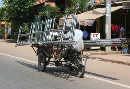 Xe ba gác vẫn tung hoành trên phố cấm  - 3