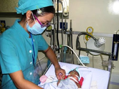 Cứu sống bệnh nhi “tí hon” bị dị dạng nang tuyến - 1 Cứu sống bệnh nhi “tí hon” bị dị dạng nang tuyến - 1