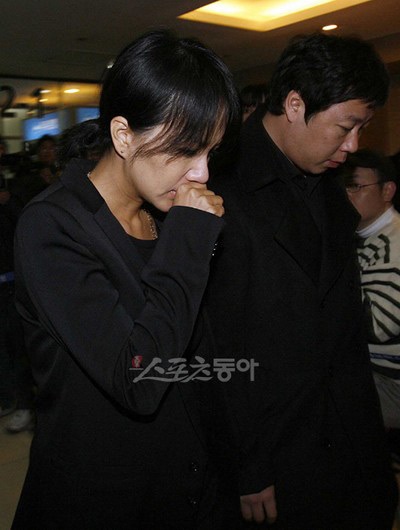 Bạn bè tới tiễn đưa em trai của Choi Ji Shil - 1