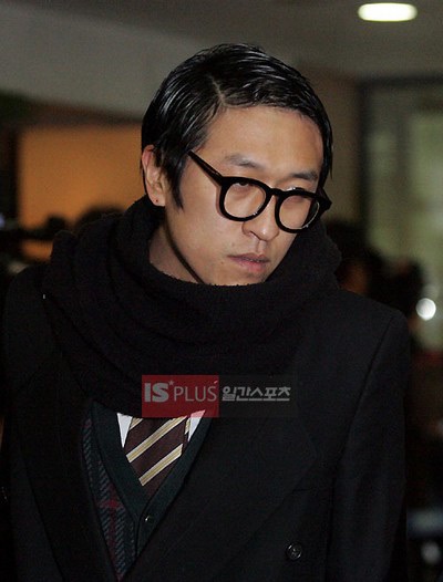 Bạn bè tới tiễn đưa em trai của Choi Ji Shil - 5