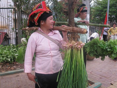 Nét đẹp chợ người Thái trong lòng thành phố - 7