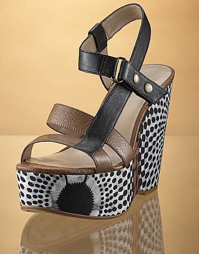 10 mẫu giày dép hot nhất hè 2010 - 11