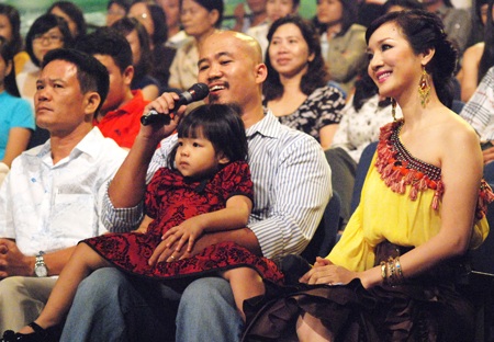 Con gái cưng nhà Trương Lê Sơn khéo ăn nói - 4