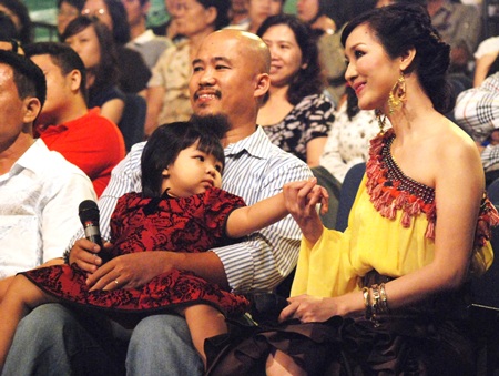 Con gái cưng nhà Trương Lê Sơn khéo ăn nói - 7