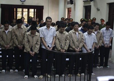 Trùm “sưa tặc” bị đề nghị 9 - 10 năm tù - 1