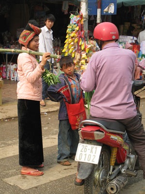 Nét đẹp chợ người Thái trong lòng thành phố - 4